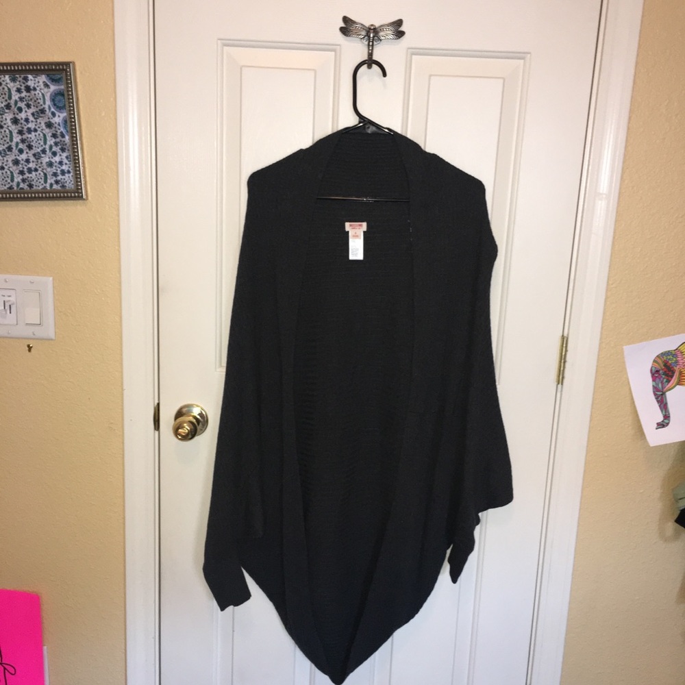 Grey cardigan